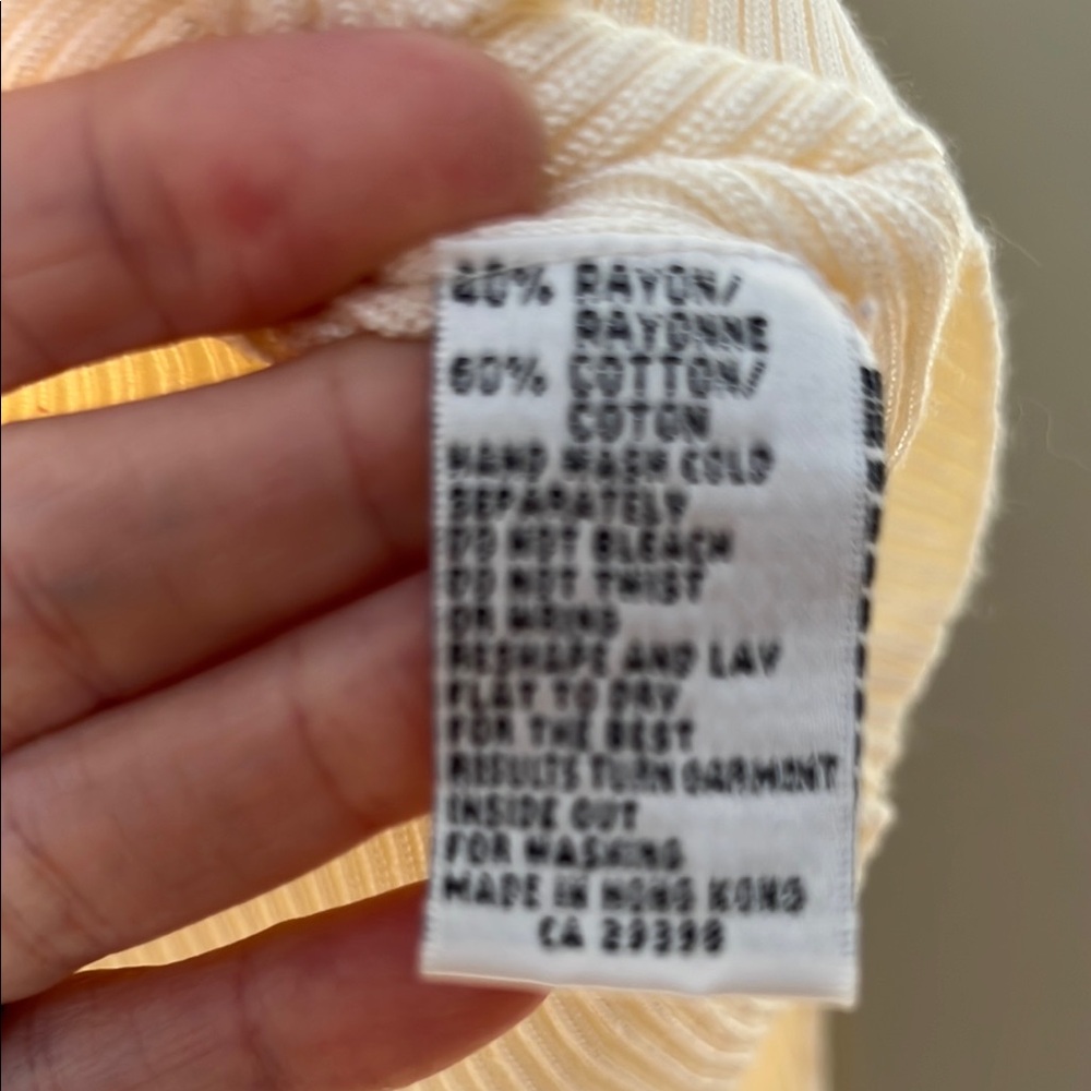 34-Cream Ribbed Turtleneck Sweater - Picture 3 of 6